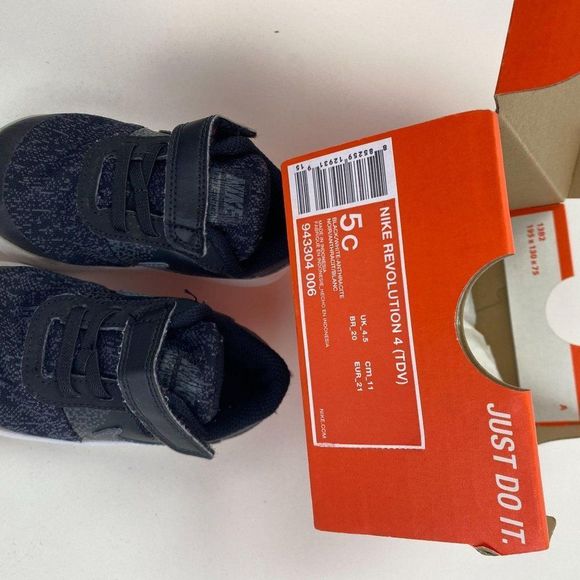 NIKE REVOLUTION TODDLER SNEAKER - Picture 6 of 7